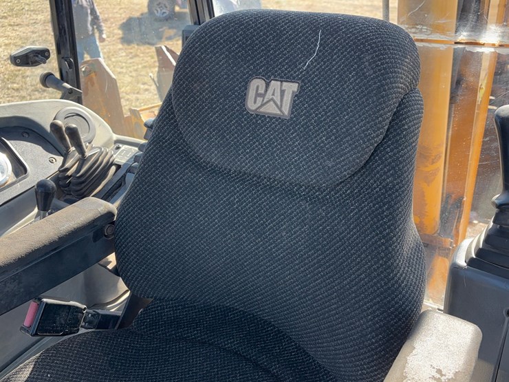 caterpillar-420d-image-10