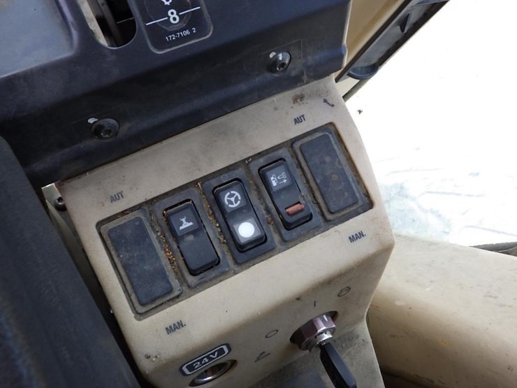 caterpillar-140h-image-72