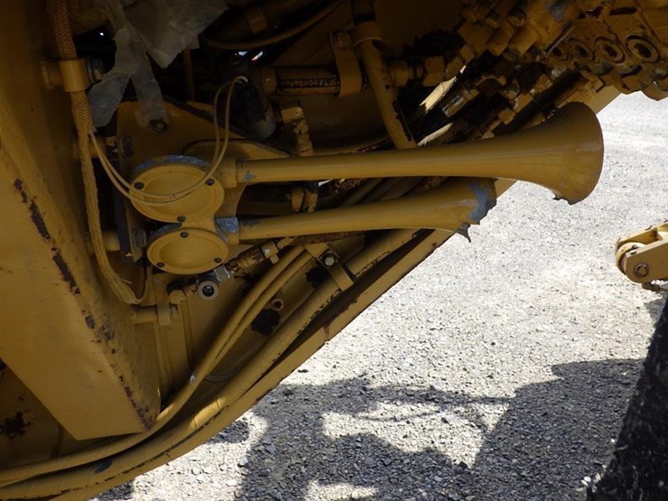 caterpillar-140h-image-43