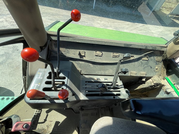 john-deere-3055-image-25