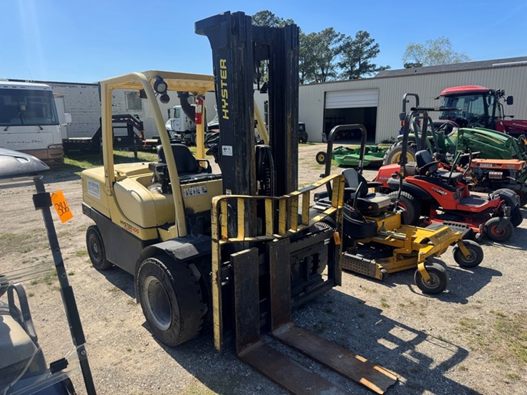 hyster-100-fortis-forklift---solid-tire-front-dual-cummins-diesel,-finger-mast-controls-13,376-hours-image-2