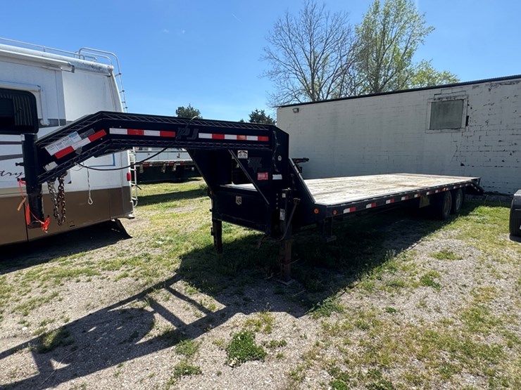 2014-pj-equipment-trailer---25'-deck-+-6'-6'-hydraulic-ramps,-4p5fd3022e1206624-image-1