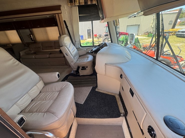 2002-freightliner-newmar-country-star-rv-5.9l-cummins-isb---auto-trans---xc-chassis-51,087-miles-image-6