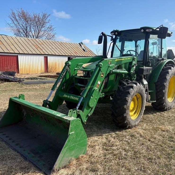 2022 JOHN DEERE 5100M