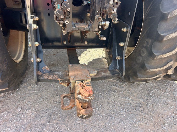 2010-new-holland-t9020-image-5