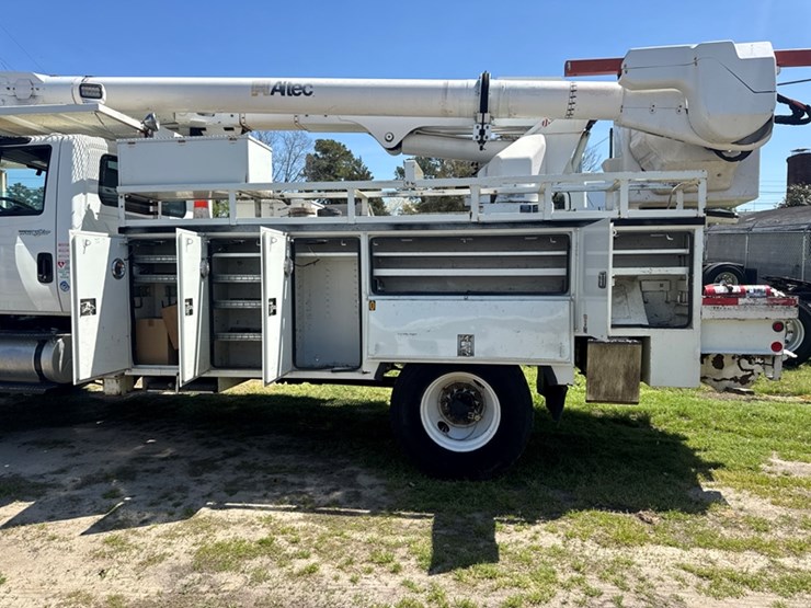 2011-international-7300-image-6