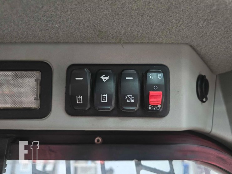 2023-caterpillar-259d3-image-19