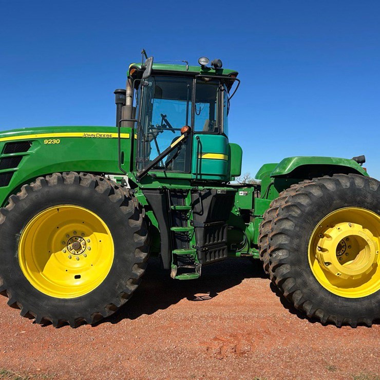 2011 JOHN DEERE 9230