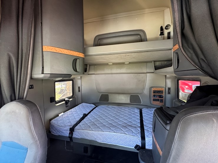 2014-international-prostar-image-7