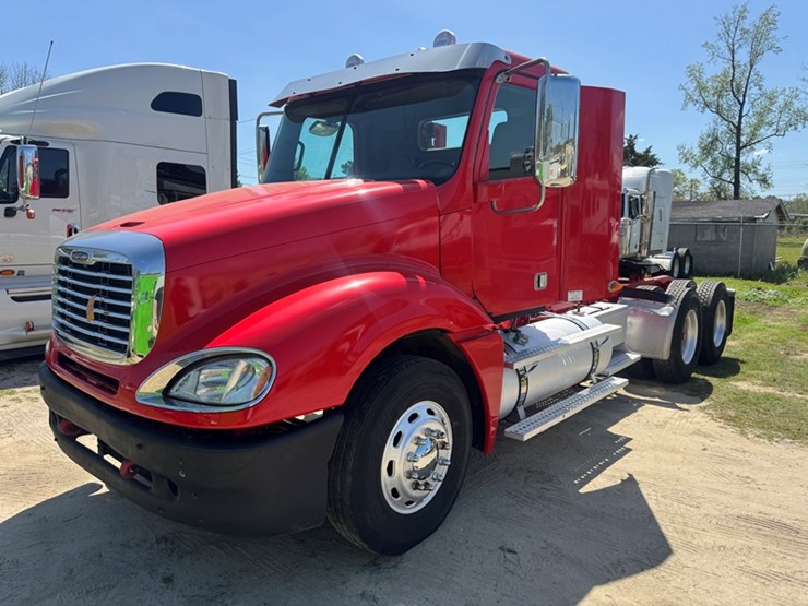 2016-caterpillar-c13-image-1