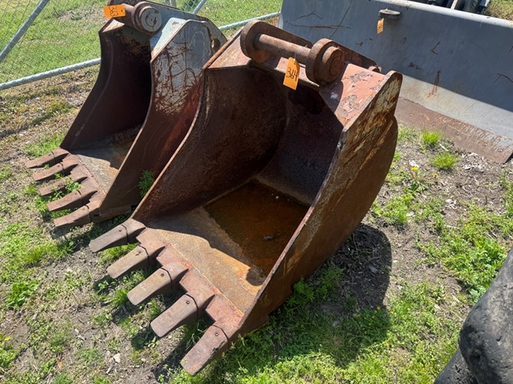 34"-excavator-bucket-image-1