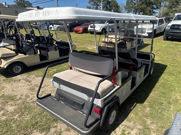 club-car-transporter-6-seater-golf-cart-charger-included-image-3