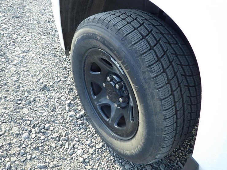 2017-chevrolet-tahoe-image-23