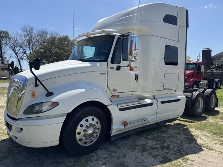 2014-international-prostar-image-1