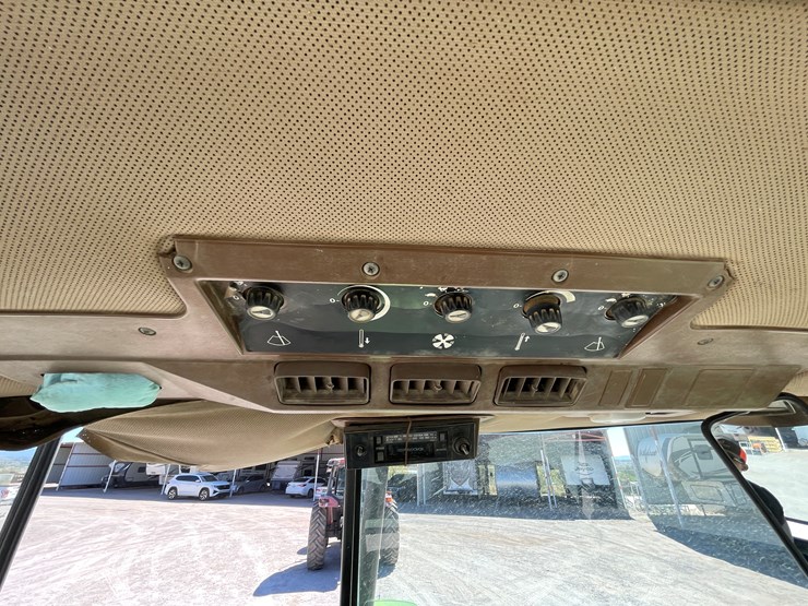 john-deere-3055-image-33