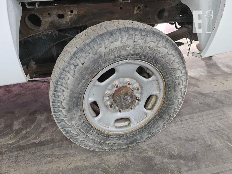 2014-chevrolet-2500hd-image-18