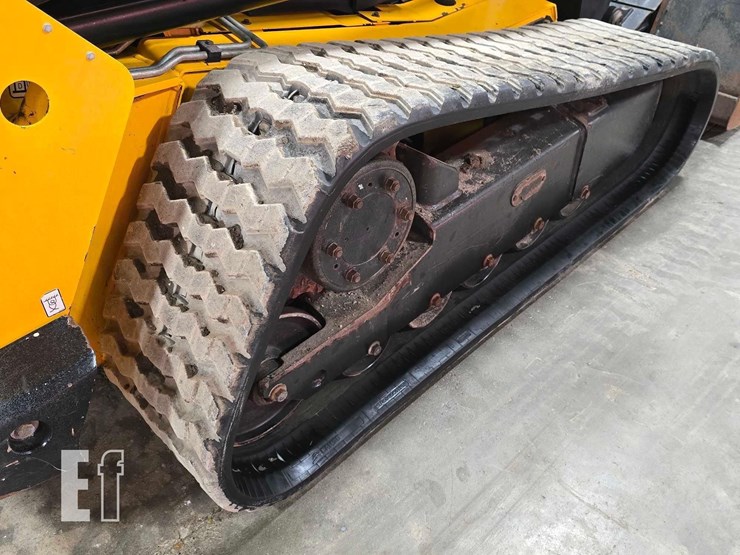 2021-jcb-3ts-8t-image-30