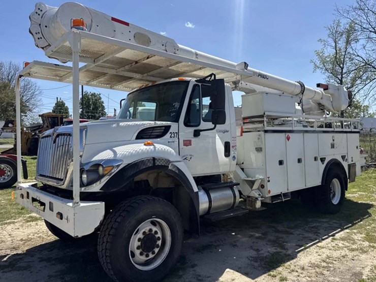 2011-international-workstar-7300-image-1