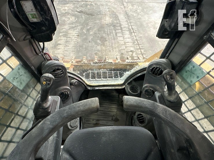 2023-caterpillar-259d3-image-16