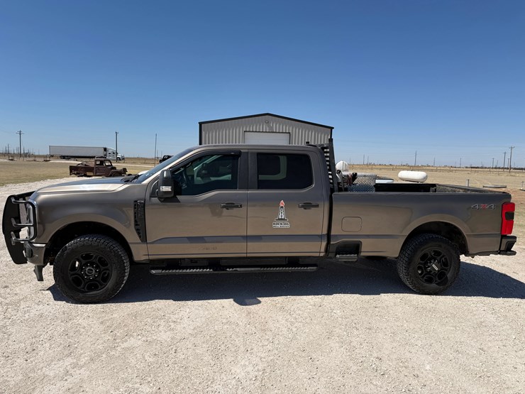 2023-ford-f250-image-9