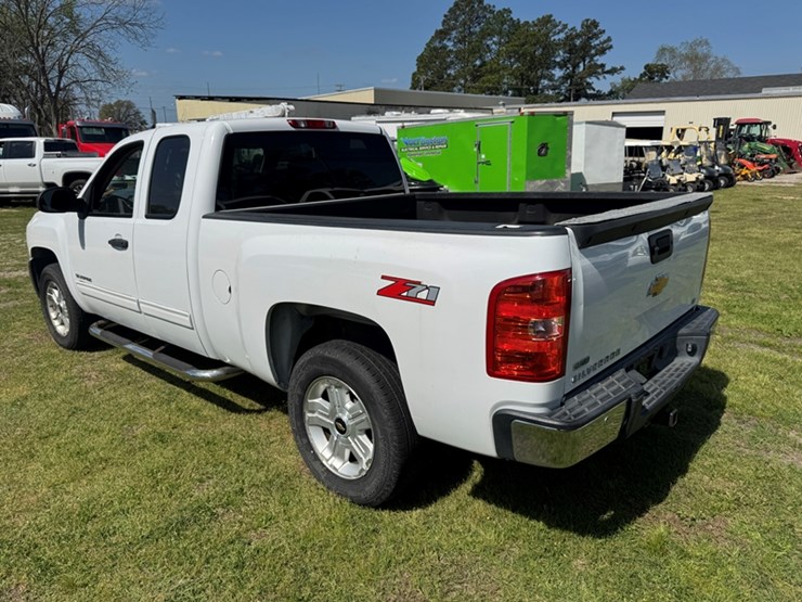 2010-chevrolet-silverado-1500-image-4