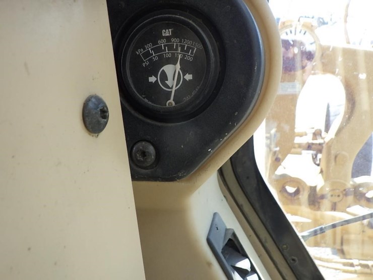 caterpillar-140h-image-75