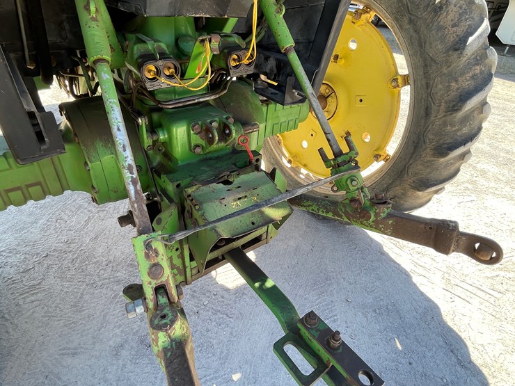 john-deere-3055-image-62