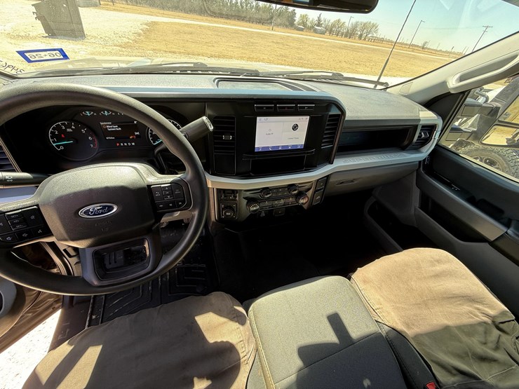 2023-ford-f250-image-15