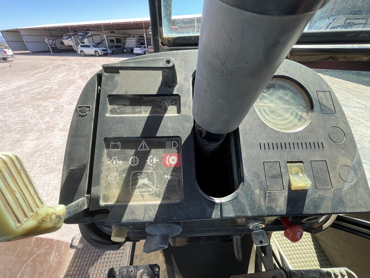 john-deere-3055-image-29