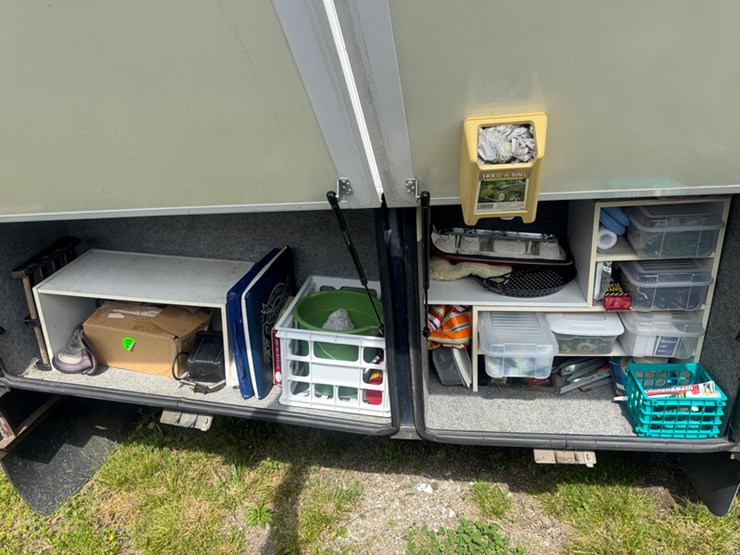 2002-freightliner-newmar-country-star-rv-5.9l-cummins-isb---auto-trans---xc-chassis-51,087-miles-image-18