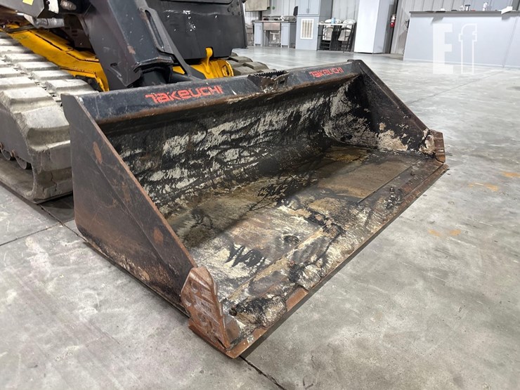 2020-jcb-3ts-8t-image-10