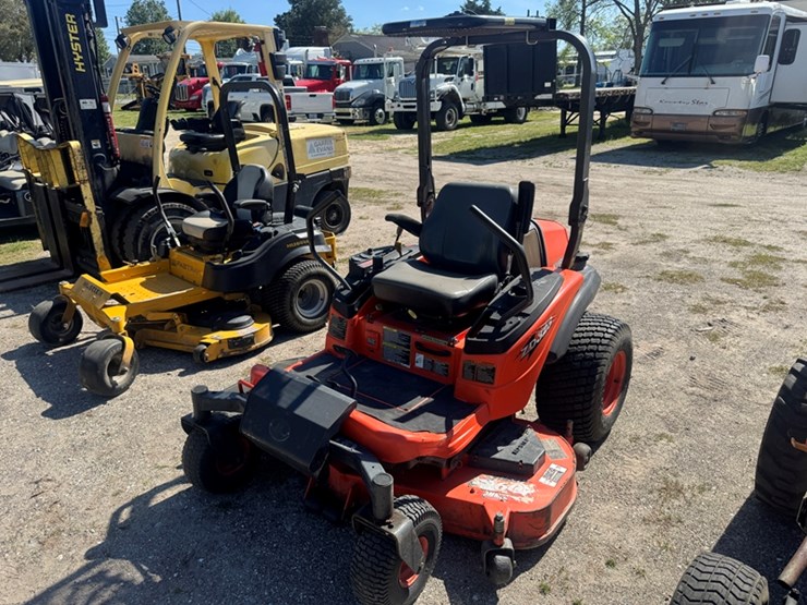 kubota-zd323-image-1