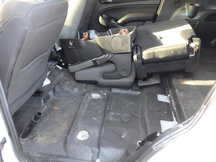 2017-chevrolet-tahoe-image-25