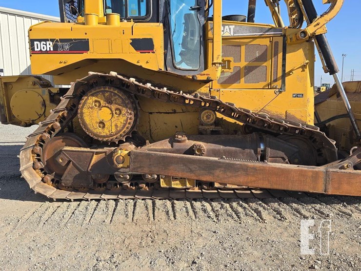 2006-caterpillar-d6r-xl-iii-image-24