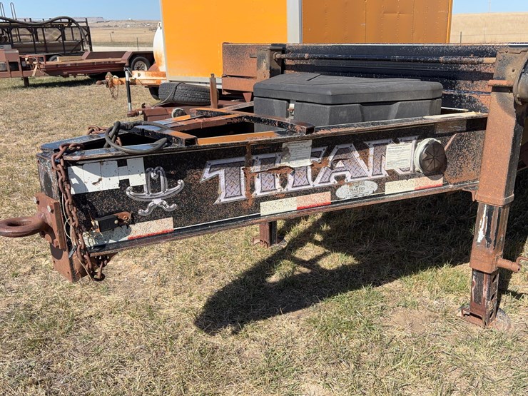 2013-titan-trailer-image-13