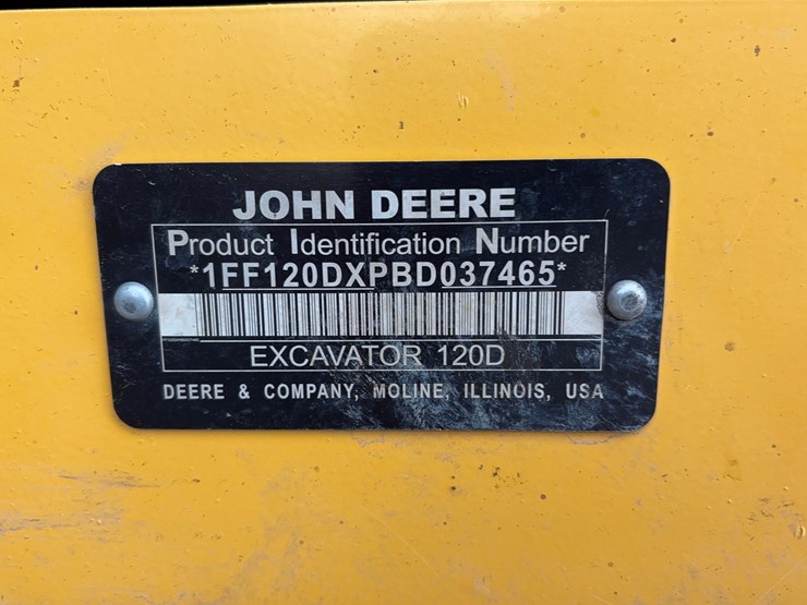 deere-120d-image-11