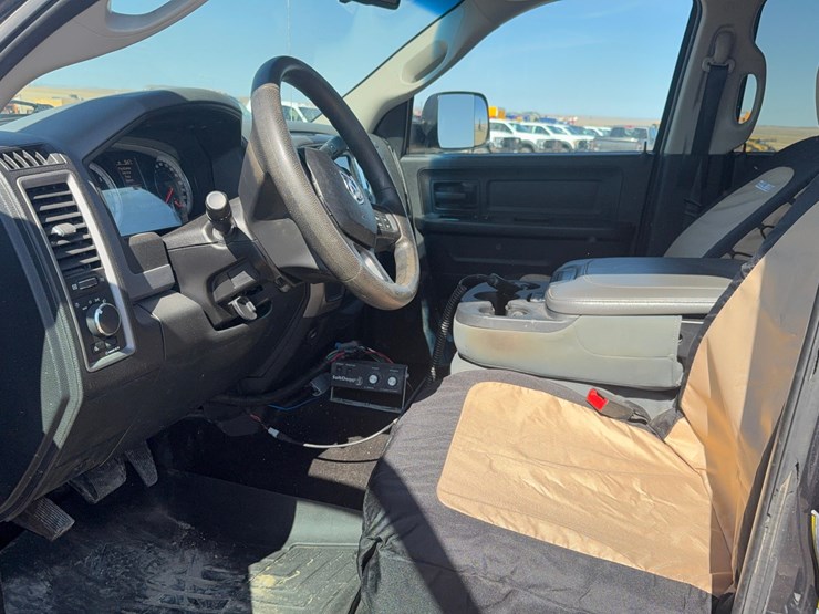 2015-dodge-2500-image-14