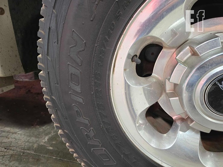 2005-ford-excursion-image-24