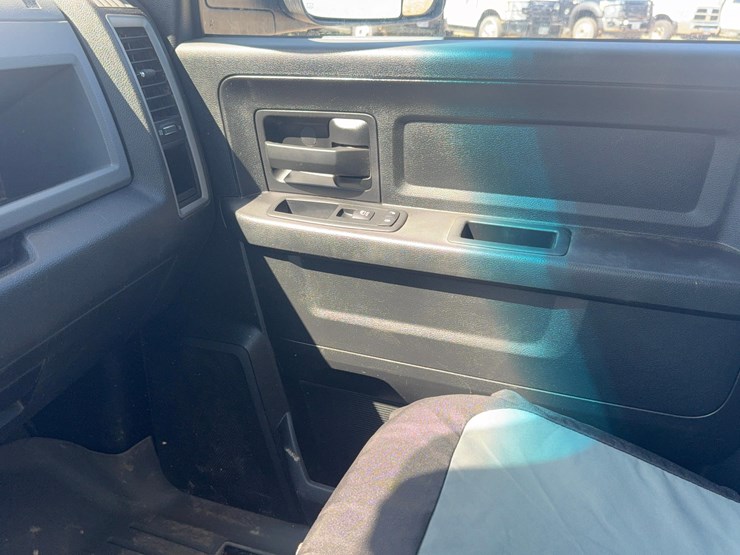 2015-ram-2500-hd-image-16