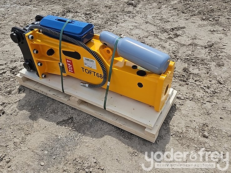 2025-caterpillar-305-image-1