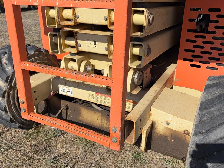 2007-jlg-260mrt-image-14