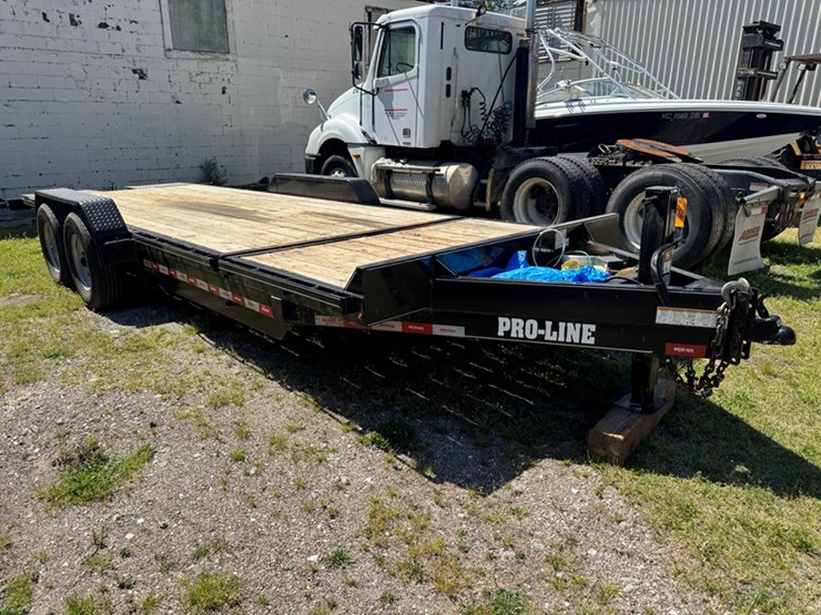 2022-nexhaul-n20ta-tilt-equipment-trailer-20'-split-floor,-4'-stationary-16'-tilt,-82"-between-image-2