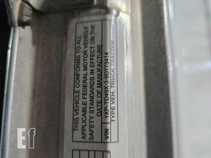 2009-peterbilt-367-image-29
