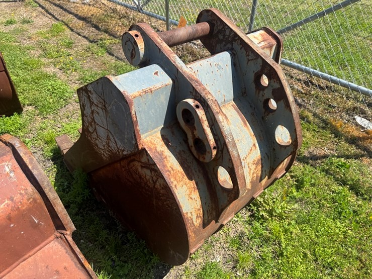 34"-excavator-bucket-image-4