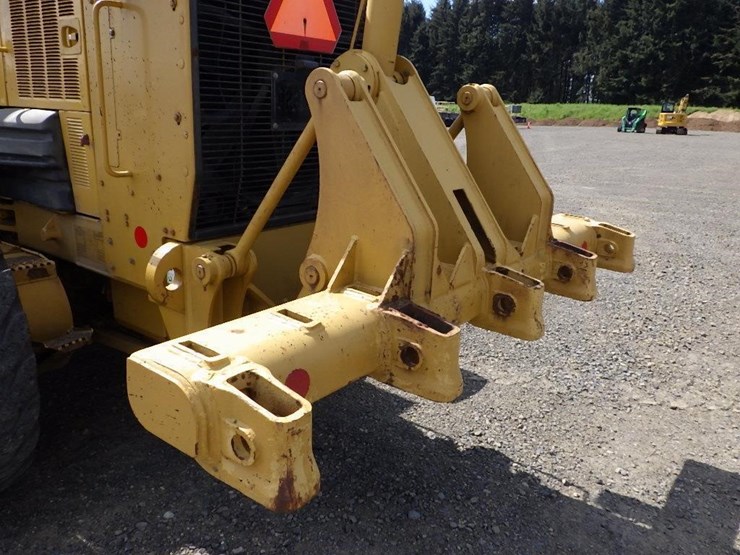 caterpillar-140h-image-10