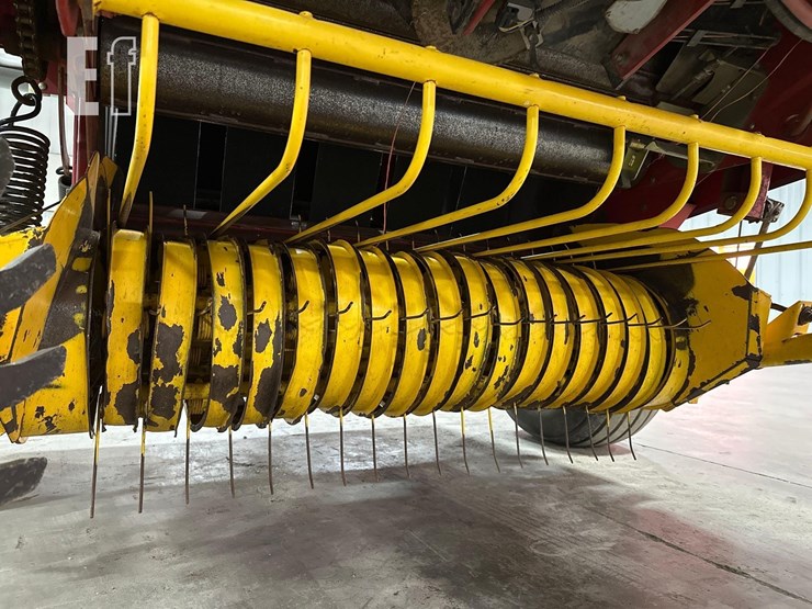 2015-new-holland-roll-belt-450-image-11