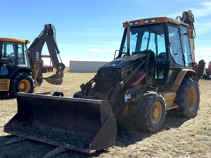 caterpillar-420d-image-1