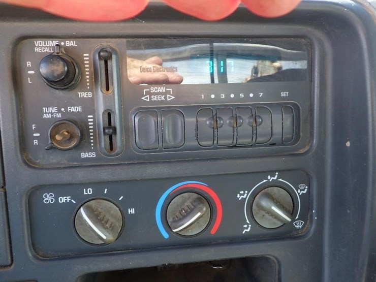 1996-gmc-3500-image-31