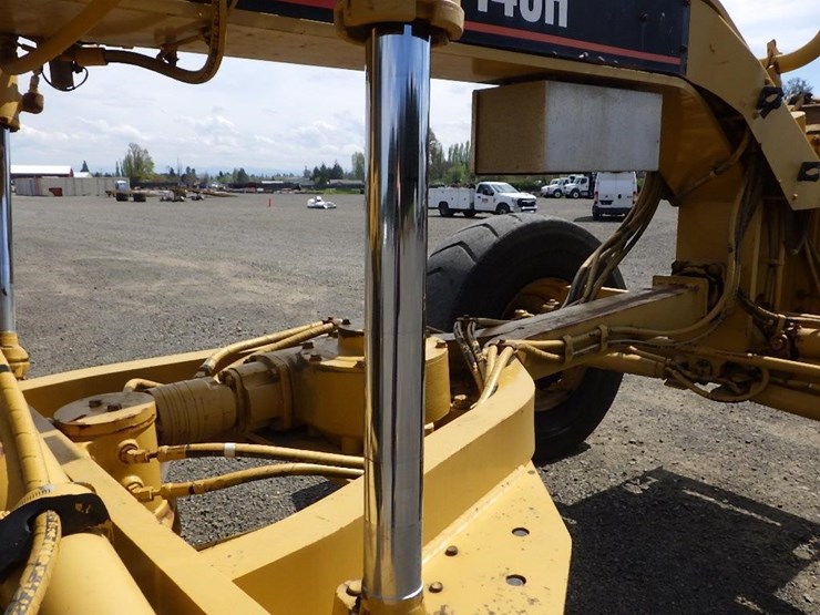 caterpillar-140h-image-40