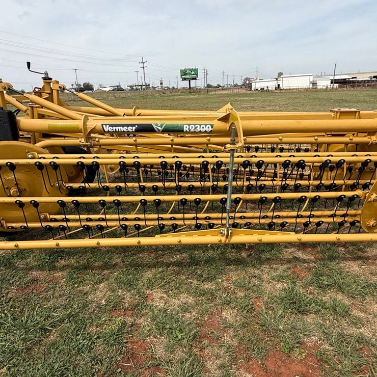 VERMEER R2300